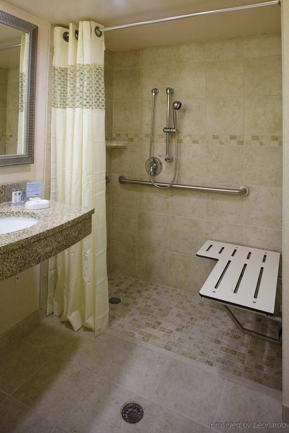 Hampton Inn Asheville - Biltmore Area Oda fotoğraf